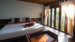 Lire la suite à propos de l’article Aménager une chambre d’hôtel parfaite : de l’essentiel à l’accessoire