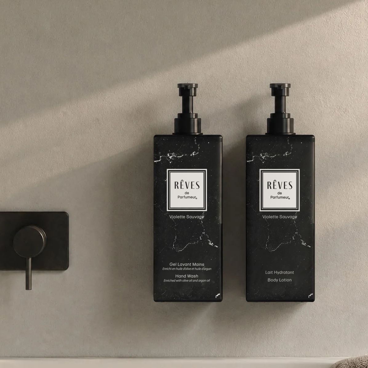 Mockup_Flacons_Noirs_VioletteSauvage (1)